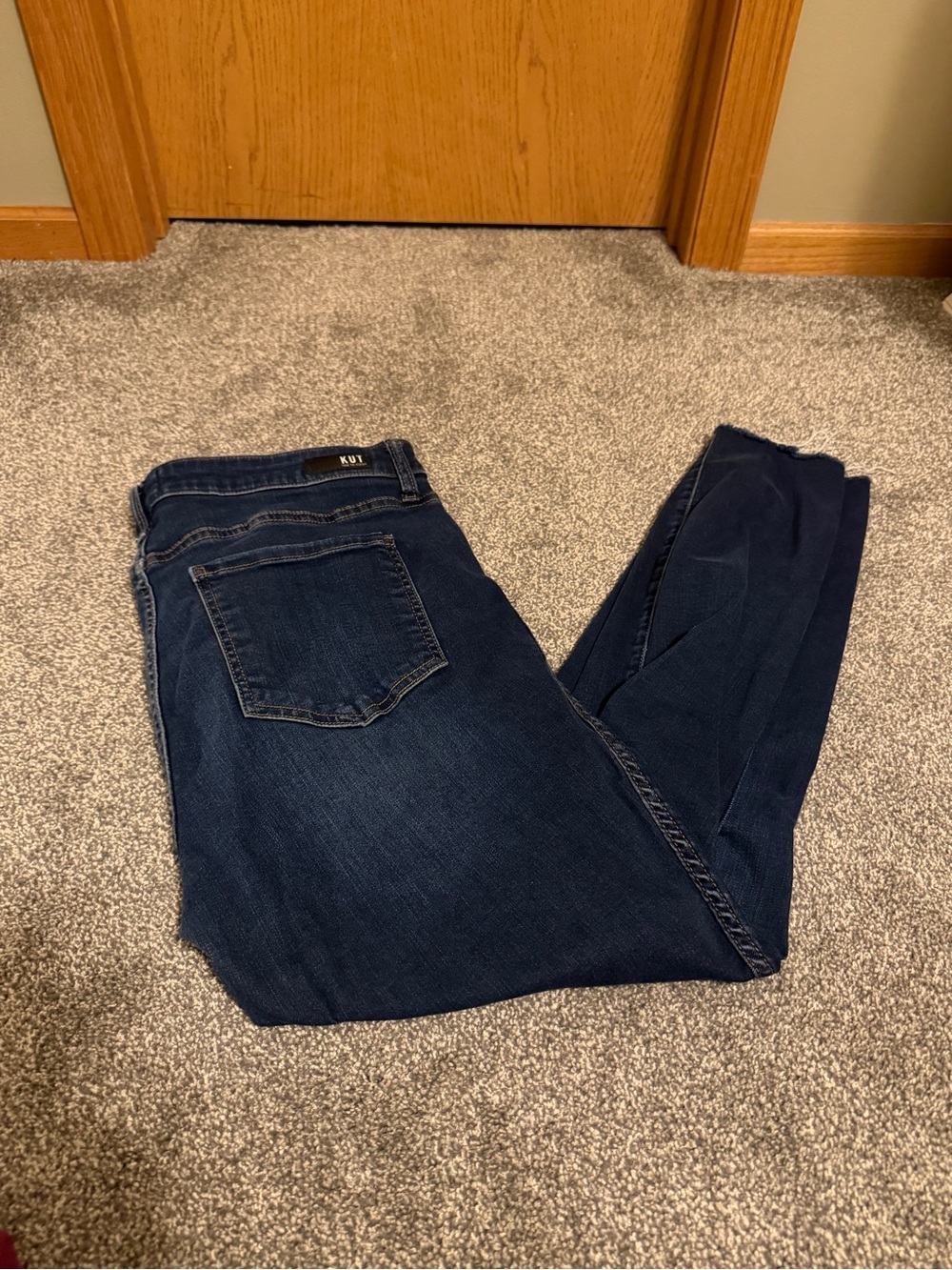 Kut from the Kloth Skinny Jeans in Dark Blue